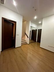 Holland Link (D10), Terrace #577696111